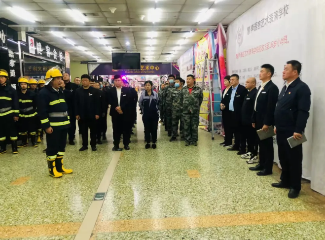 居安思危，防患未“燃”——月博商业开展消防应急逃生演练