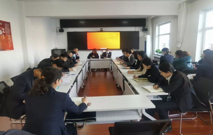 月博集团、温泉集团召开“两会”及元旦春节信访维稳专题会议